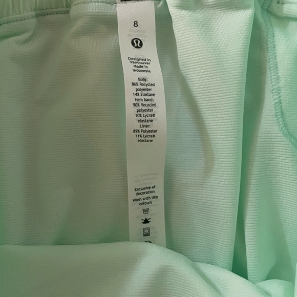 BRAND NEW WITH TAGS LULU SHORTS - Picture 4 of 5